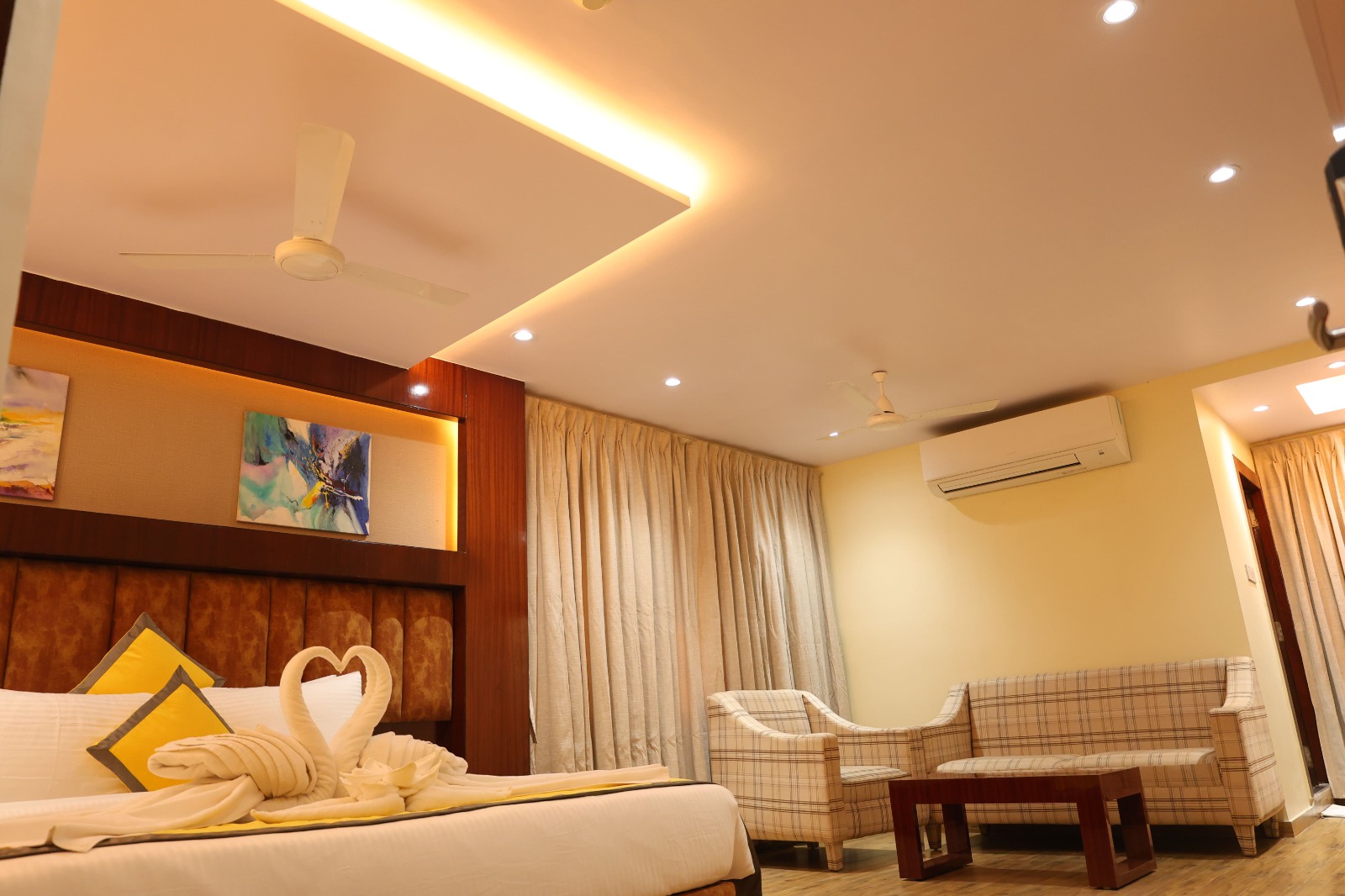 Bougainvilleas on Lombard Street,  San Francisco, Tokyo