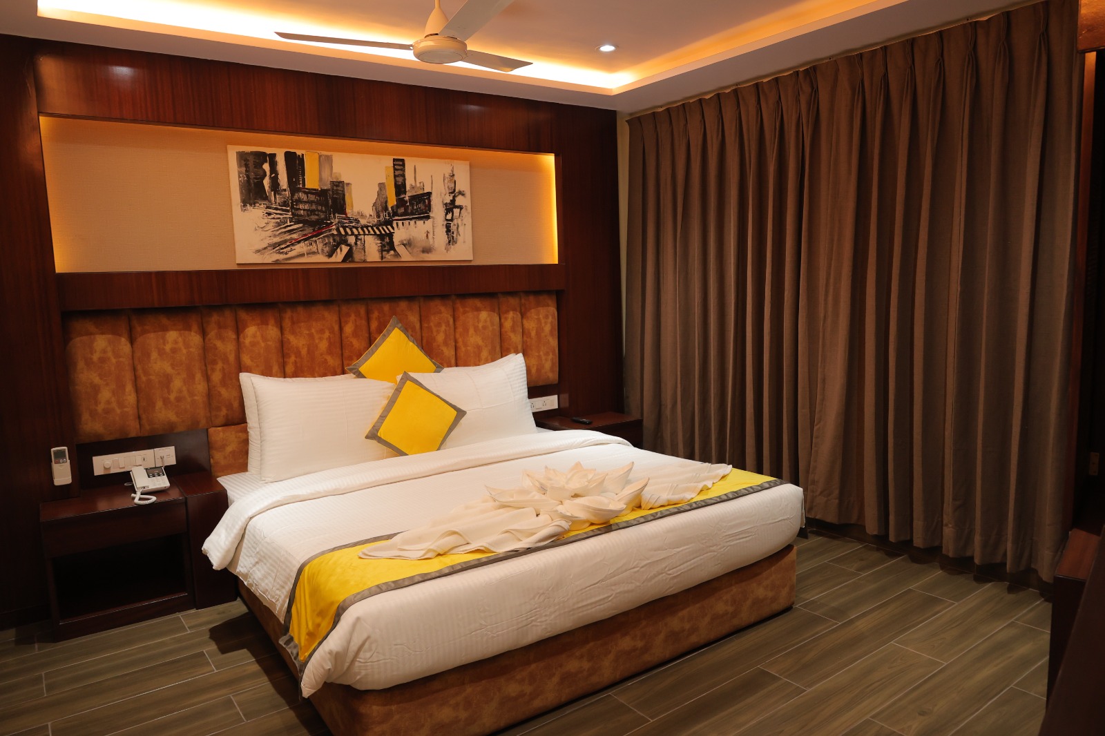 Bougainvilleas on Lombard Street,  San Francisco, Tokyo